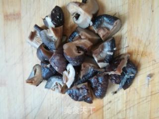 香茹炖鸡的做法步骤：4