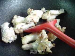 百叶结烧鸡翅根的做法步骤：2