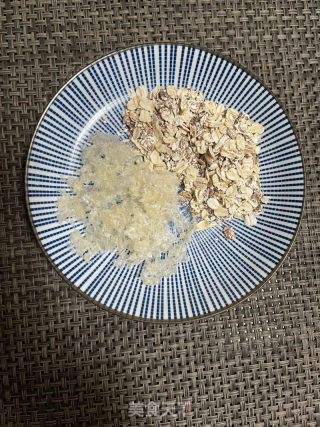 燕麦银耳牛奶羹的做法步骤：1