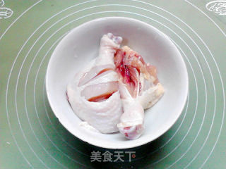 粉丝蒸鸡腿的做法步骤：2
