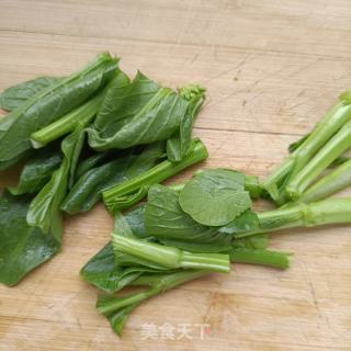 香菇菜芯拌鸽胸肉的做法步骤：1