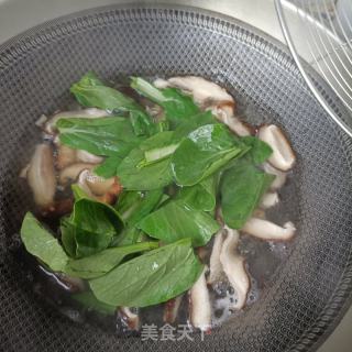 香菇菜芯拌鸽胸肉的做法步骤：5