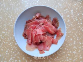 洋葱玉米笋炒牛肉的做法步骤：1
