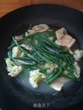 素菜火锅的做法步骤：3