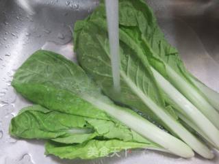 鸡翅中炒毛毛菜的做法步骤：2