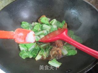 鸡翅中炒毛毛菜的做法步骤：10