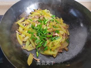 油麦菜心炒肉的做法步骤：6