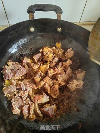 香菜土豆烧牛肉的做法步骤：4