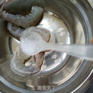 荔枝虾球的做法步骤：4