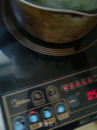 菠菜紫菜汤的做法步骤：3
