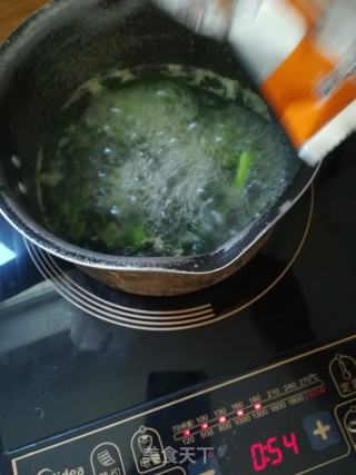 菠菜紫菜汤的做法步骤：4