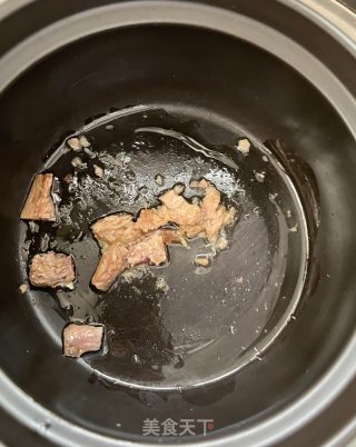 咸鱼土豆炖豆腐的做法步骤：1