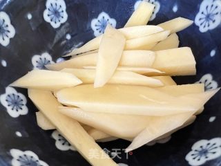 咸鱼土豆炖豆腐的做法步骤：2