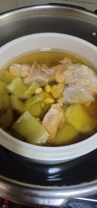 黄豆苦瓜扇骨汤的做法步骤：9