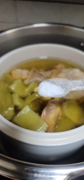 黄豆苦瓜扇骨汤的做法步骤：10