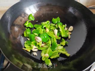 青椒炒牛筋的做法步骤：4