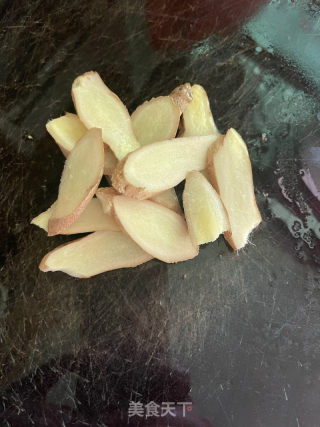 竹笋焖鹅的做法步骤：1