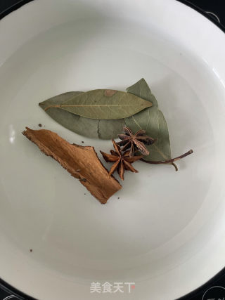 竹笋焖鹅的做法步骤：2