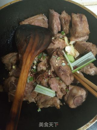 葱烧排骨的做法步骤：3