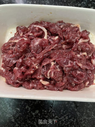 酸菜牛肉炒饭的做法步骤：4