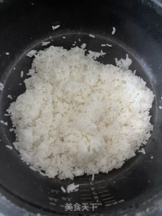 酸菜牛肉炒饭的做法步骤：5