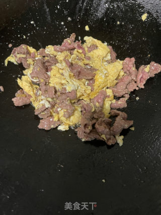 酸菜牛肉炒饭的做法步骤：10