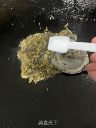 酸菜牛肉炒饭的做法步骤：12
