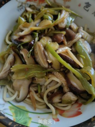 香菇青椒面的做法步骤：4