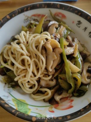 香菇青椒面的做法步骤：5