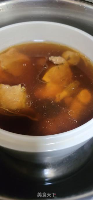 羊肚菌花胶扇骨汤的做法步骤：7