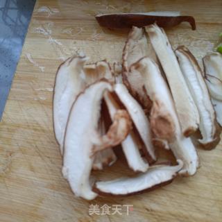 西兰花梗炒鸡胸肉的做法步骤：4