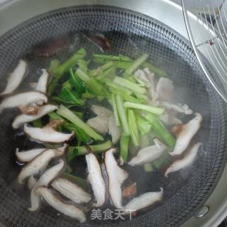 西兰花梗炒鸡胸肉的做法步骤：8