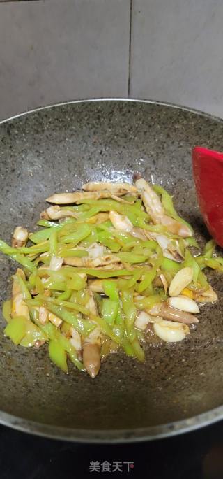 青椒炒蛏王肉的做法步骤：14