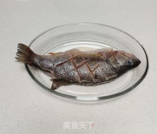 清蒸鲈魚的做法步骤：1