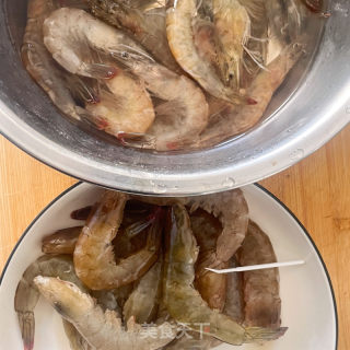油焖大虾的做法步骤：1