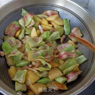 土豆炖油豆的做法步骤：7