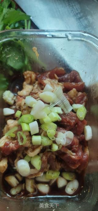 瘦肉炒新竹米粉的做法步骤：7