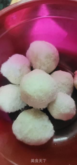 鳗鱼丸丝瓜汤的做法步骤：2