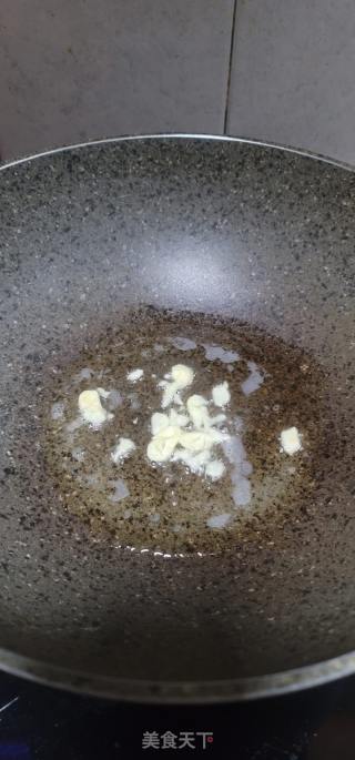 鳗鱼丸丝瓜汤的做法步骤：3