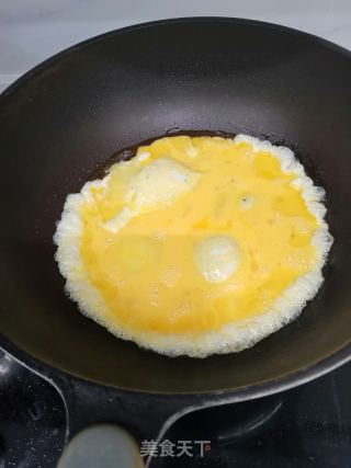 虾酱炒鸡蛋的做法步骤：1