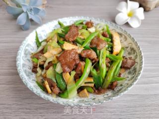 四季豆包菜炒牛肉的做法步骤：6