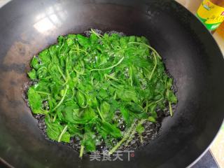 凉拌豆干芝麻叶的做法步骤：2