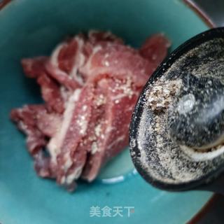 芹菜炒牛肉的做法步骤：5