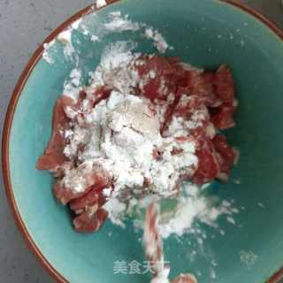 芹菜炒牛肉的做法步骤：6