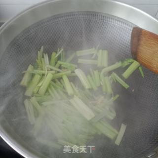 芹菜炒牛肉的做法步骤：13