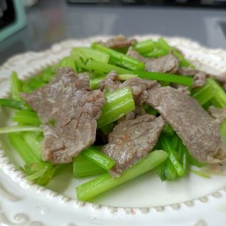 芹菜炒牛肉的做法步骤：17