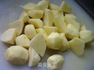 椒盐虾皮炒土豆的做法步骤：3