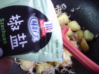 椒盐虾皮炒土豆的做法步骤：11