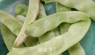 牛肉炖油豆土豆的做法步骤：1