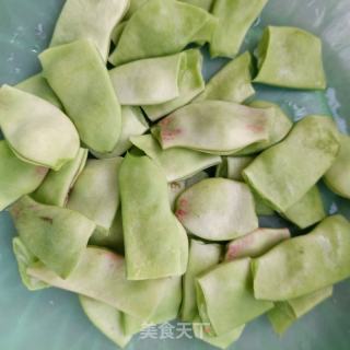 牛肉炖油豆土豆的做法步骤：2